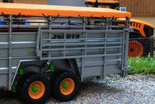 Load image into Gallery viewer, UH2580 UNIVERSAL HOBBIES JOSKIN BETIMAX RDS 7500 CATTLE TRAILER