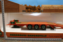 Load image into Gallery viewer, UH2842 Universal Hobbies Dangreville Ramp Backed Trailer