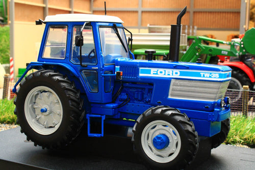 UH4027 UNIVERSAL HOBBIES FORD TW-35 4WD (1983) TRACTOR