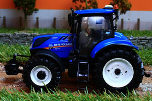 Uh4893 Universal Hobbies New Holland T7.225 Tractor - Discontinued Tractors And Machinery (1:32