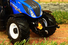 Load image into Gallery viewer, UH4921 UNIVERSAL HOBBIES NEW HOLLAND T6.175 TRACTOR