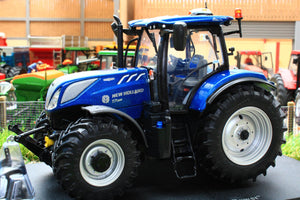 UH4976 UNIVERSAL HOBBIES NEW HOLLAND T7.225 BLUE POWER 4WD TRACTOR 2016