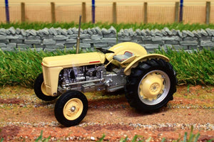 Uh4991 Universal Hobbies Ferguson T035 1957 Production Version Cream And Grey Tractor Tractors And