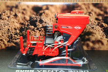 Load image into Gallery viewer, Uh5221 Universal Hobbies Kuhn Venta 3030 Drill Tractors And Machinery (1:32 Scale)