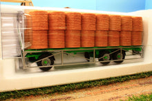 Load image into Gallery viewer, Uh5225 Universal Hobbies Joskin Wago Tr10000 T20 Trailer With Round Bales Tractors And Machinery