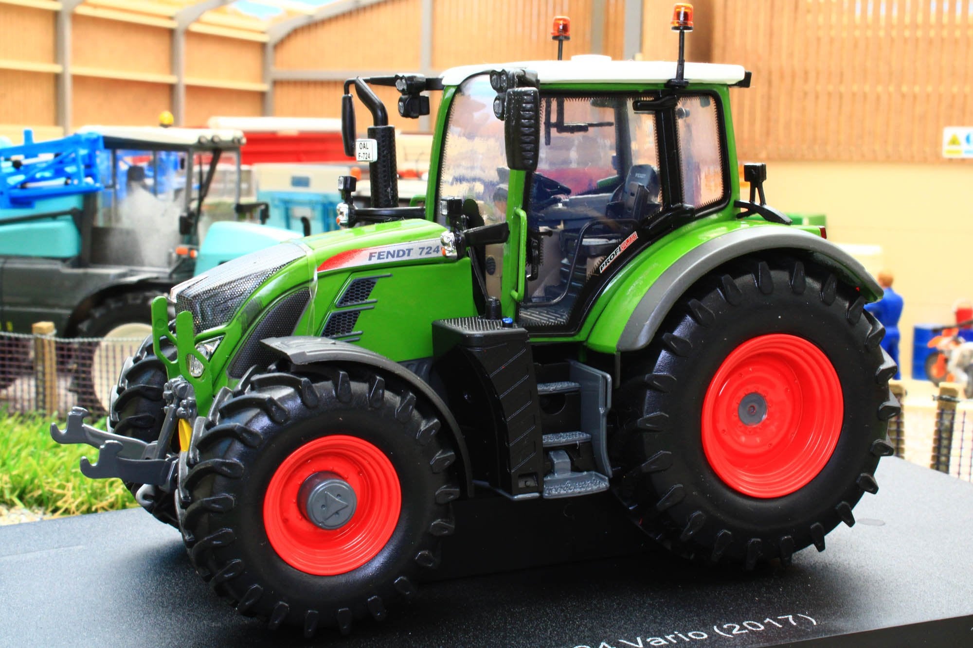 Amazon.co.jp: UH 1/32 Fendt 724 Vario Nature Green 2017 J05