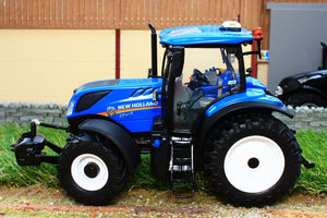 UH5265 UNIVERSAL HOBBIES NEW HOLLAND T7.165S TRACTOR