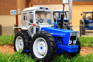 Uh5271 Universal Hobbies County 1174 Tractor Tractors And Machinery (1:32 Scale)