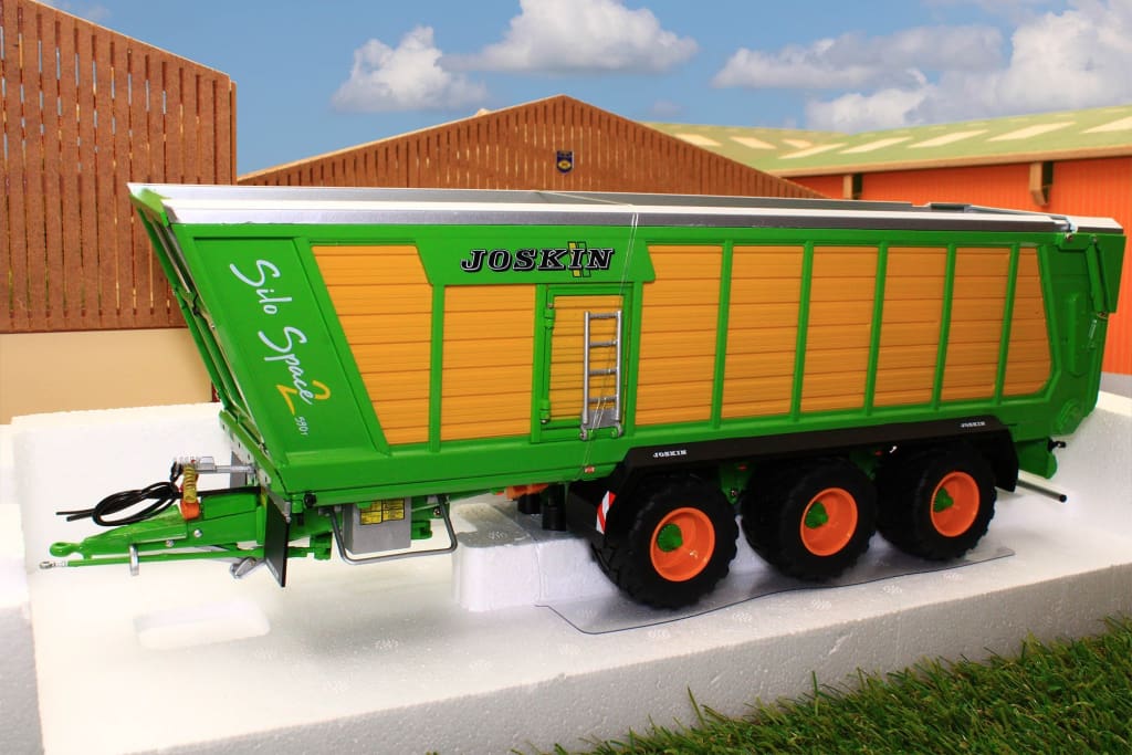 UH5336 UNIVERSAL HOBBIES JOSKIN SILO SPACE 2 590T SILAGE TRAILER