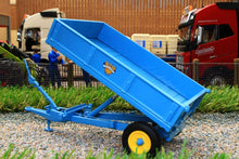 Load image into Gallery viewer, Uh6215 Universal Hobbies Weeks Popular 3.5T Hydraulic Tipping Trailer Tractors And Machinery (1:32