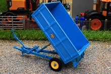Load image into Gallery viewer, UH6229 UNIVERSAL HOBBIES WEEKS HI-SIDE 3.5 TON HYDRAULIC TIPPING TRAILER