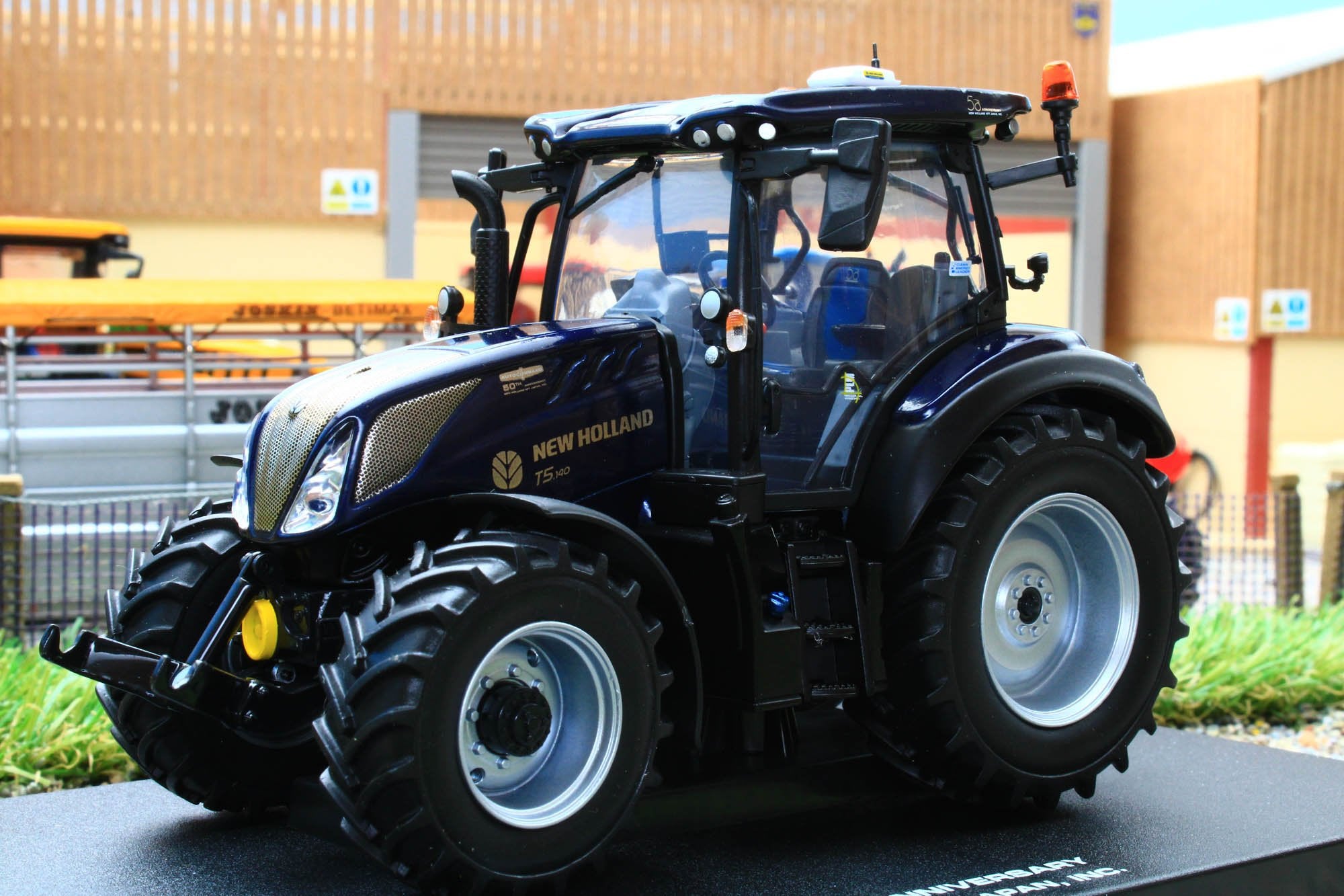 NewHolland T5.140 1/32 ユニバーサルホビー U_H 1/32 New Holland T5.140 Blue Power - ブンブンガレーヂ