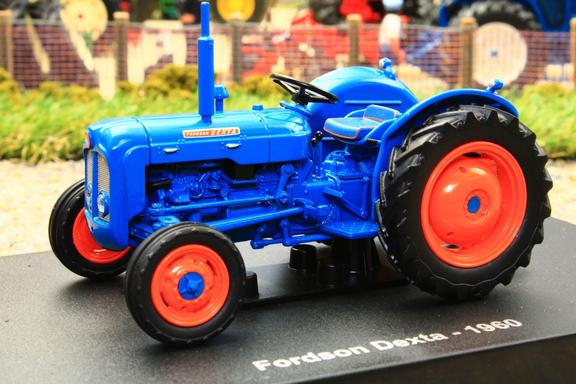 Universal Hobbies 1:32 Escala Fordson Dexta (1960) Tractor Diecast Réplica UH6270 Universal Hobbies 1:32 Escala Fordson Dexta (1960) Tractor Diecast Réplica UH6270