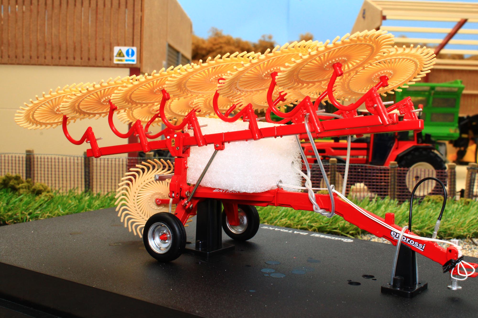 UH6356 Universal Hobbies Enorossi Batrake Hay Rake with 12 Rakes ...