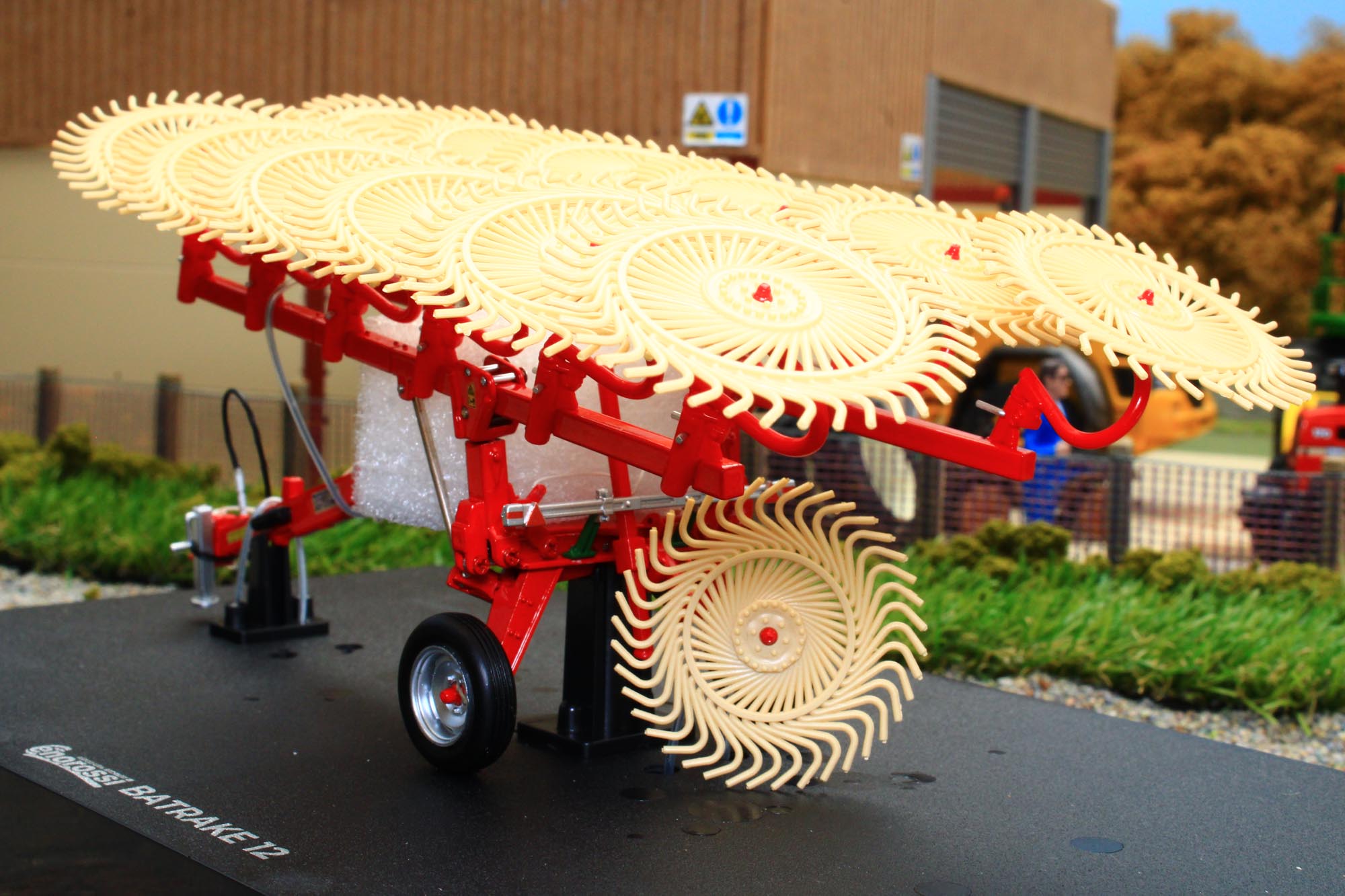 UH6356 Universal Hobbies Enorossi Batrake Hay Rake with 12 Rakes ...