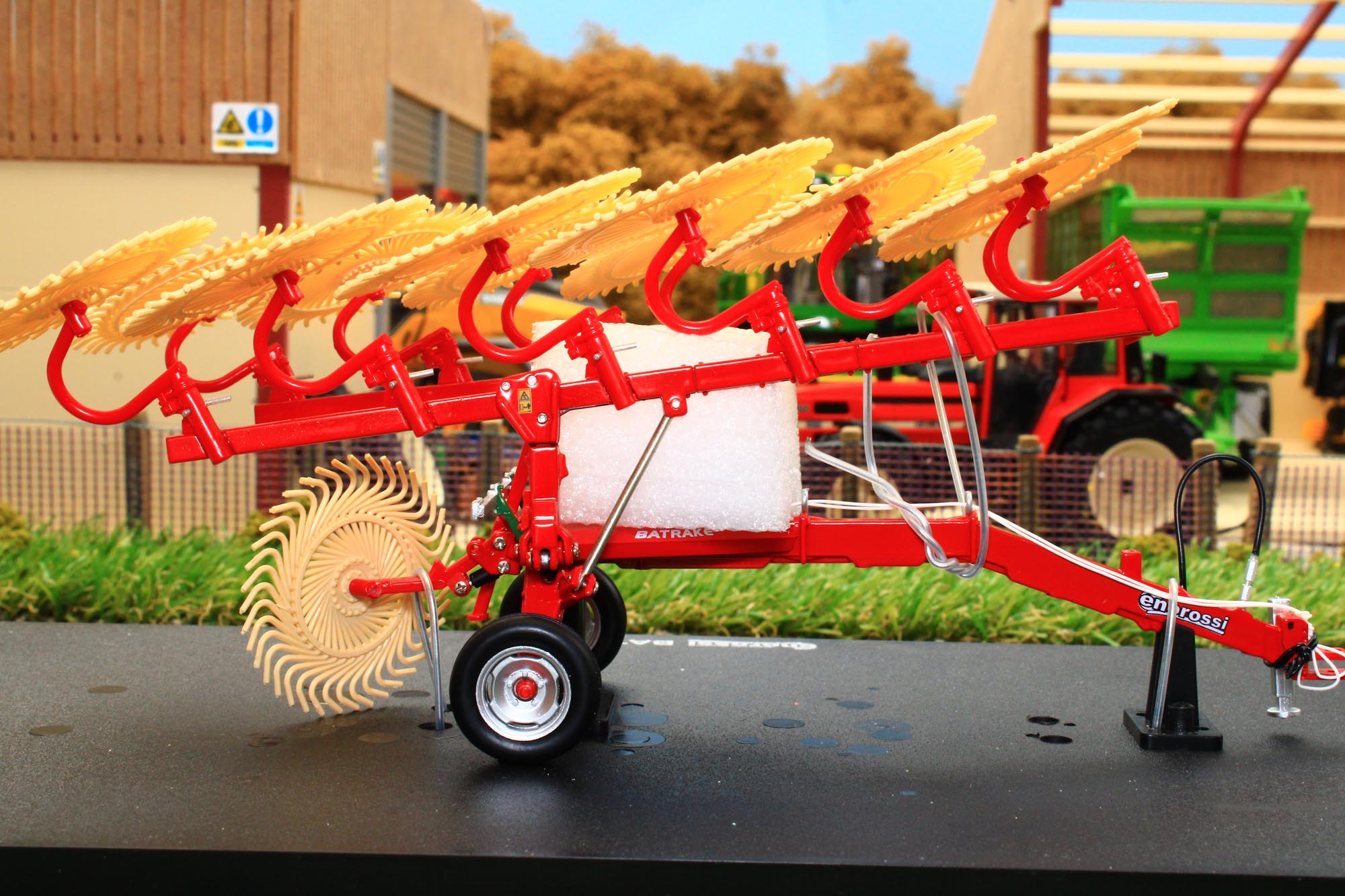 UH6356 Universal Hobbies Enorossi Batrake Hay Rake with 12 Rakes ...