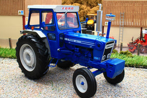 UH6374 UNIVERSAL HOBBIES 1:16 Scale FORD 7600 LAUNCH EDITION TRACTOR (1975)