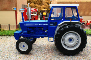 UH6374 UNIVERSAL HOBBIES 1:16 Scale FORD 7600 LAUNCH EDITION TRACTOR (1975)