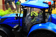 Load image into Gallery viewer, UH6402 Universal Hobbies New Holland T6-180 Methane Tractor