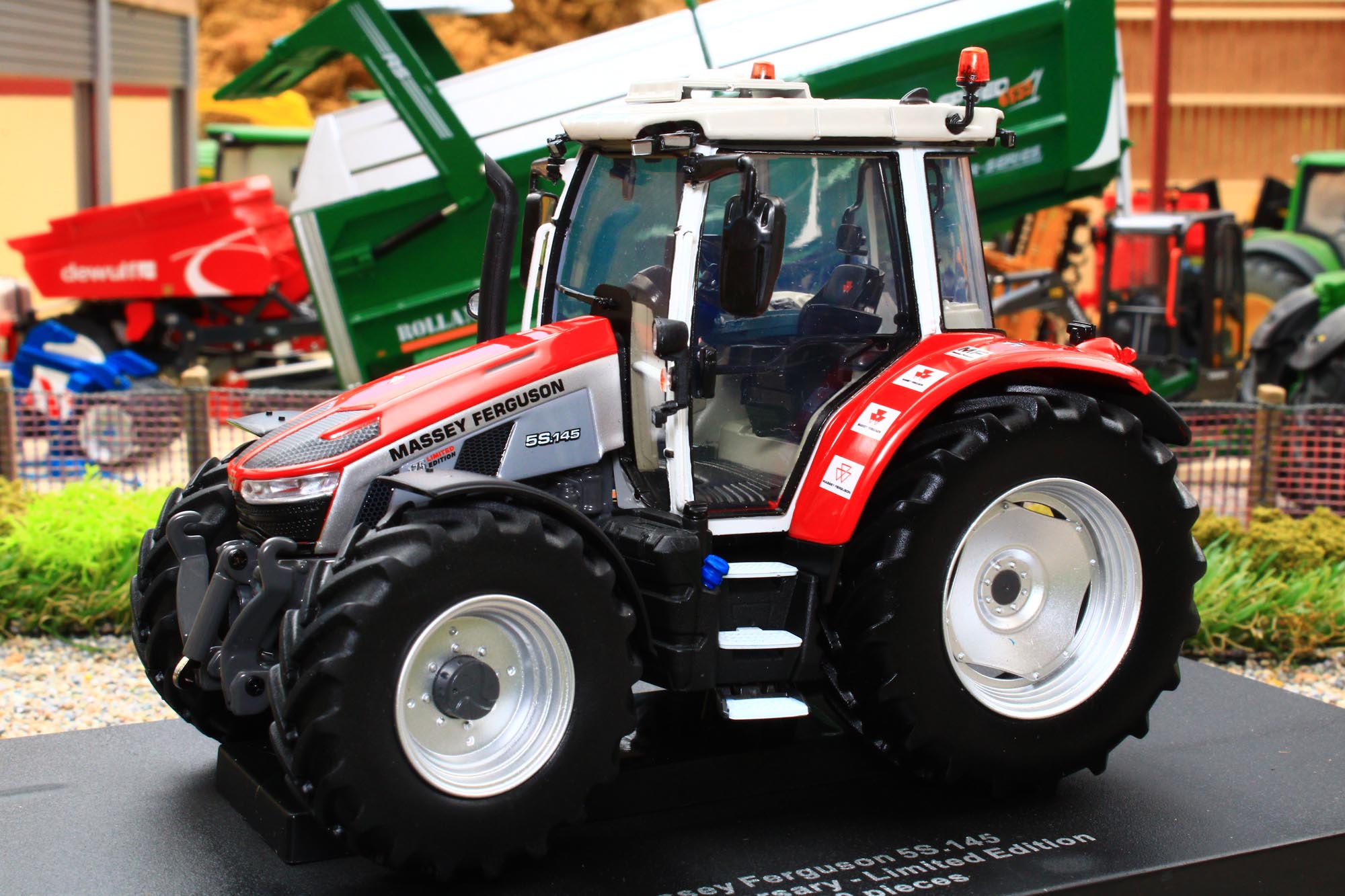 ユニバーサルホビー　FERGUSON　FF 30 DS　１：３２ Massey Ferguson FF 30 DS occasion - Universal Hobbies (UH) 1