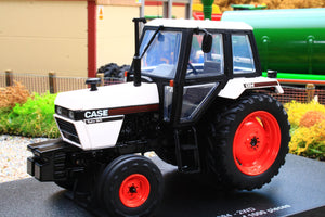 UH6470 Universal Hobbies 132 Scale Case International 1394 2WD Tractor Ltd Edition 1000pcs