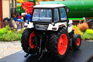 UH6470 Universal Hobbies 132 Scale Case International 1394 2WD Tractor Ltd Edition 1000pcs