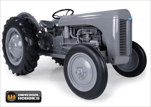 Uhr001 Universal Hobbies Ferguson Te20 Resin Special Edition Tractor (1:8 Scale) Tractors And