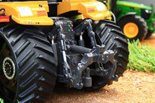 Load image into Gallery viewer, Usk10650 Usl Challenger 740Mt Tractor Tractors And Machinery (1:32 Scale)