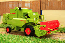 Load image into Gallery viewer, Usk30010 Usk Claas Dominator 85 Combine Harvester - No Cab ** £20 Off Now £69.95! Tractors And