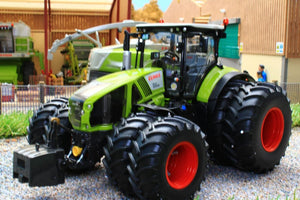 W7328 Wiking Claas Axion 950 Tractor with dual wheels
