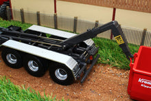 Load image into Gallery viewer, W7826 Wiking Krampe Hook Lift Roll On Off Trailer Tractors And Machinery (1:32 Scale)