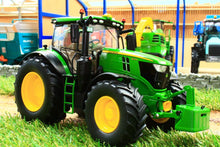 Load image into Gallery viewer, W7836 Wiking John Deere 6250R Tractor Tractors And Machinery (1:32 Scale)