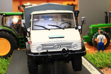 Load image into Gallery viewer, WE1044 Weise Mercedes Benz Unimog 406 (U84) with Canvas Load Bed Cover - front head-on view