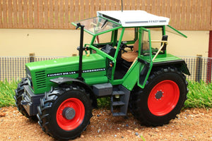 We1059 Weise Fendt Favorit 612 Lsa Tractor Tractors And Machinery (1:32 Scale)