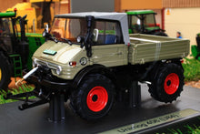 Load image into Gallery viewer, WE1066 Weise Mercedes Benz Unimog 406 (U84) with Removable Soft-top to Cab - front left quarter view