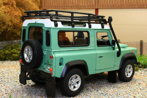 WEL22498LG Welly 1:24 Scale Land Rover Defender 90 in Green with Roof Rack and Snorkel