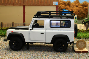 WEL22498SP Welly 1:24 Scale Land Rover Defender 90 in White with roof rack and snorkel