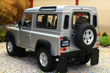 Load image into Gallery viewer, WEL22498S Welly 1:24 Scale Land Rover Defender 90 County in Silver