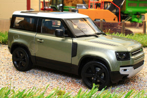 WEL24110G Welly 1:24 Scale New Land Rover Defender 90 2020 in Green and White
