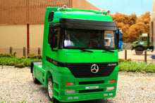 Load image into Gallery viewer, WEL32280G WELLY 132 SCALE Mercedes Actros Lorry in Green