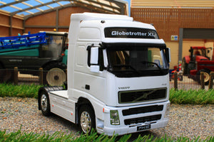 WEL32630W WELLY 132 SCALE VOLVO FH12 4X2 LORRY IN WHITE