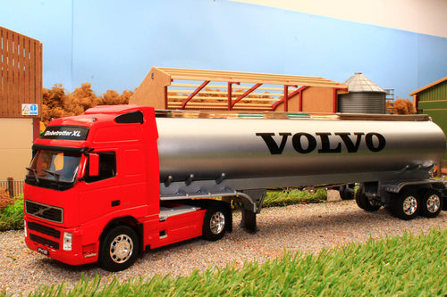 WEL32632R Welly 132 Scale Volvo FH12 Lorry with Tanker in  Red Silver