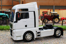 Load image into Gallery viewer, WEL32650SW WELLY 132 SCALE MAN TGX 4X2 LORRY IN WHITE