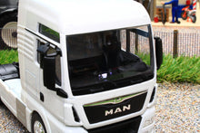 Load image into Gallery viewer, WEL32650SW WELLY 132 SCALE MAN TGX 4X2 LORRY IN WHITE