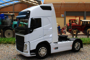WEL32690SW WELLY 132 SCALE VOLVO FH 4X2 LORRY IN WHITE