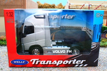 Load image into Gallery viewer, WEL32690S Welly 1:32 Scale Volvo FH 4x2 Lorry in Silver
