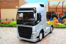 Load image into Gallery viewer, WEL32690S Welly 1:32 Scale Volvo FH 4x2 Lorry in Silver