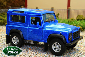 WEL42392B Welly 1:34 Scale Land Rover Defender 90 County in Bright Blue