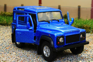 WEL42392B Welly 1:34 Scale Land Rover Defender 90 County in Bright Blue