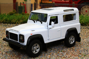 WEL42392W Welly 1:34 Scale Land Rover Defender 90 County in White